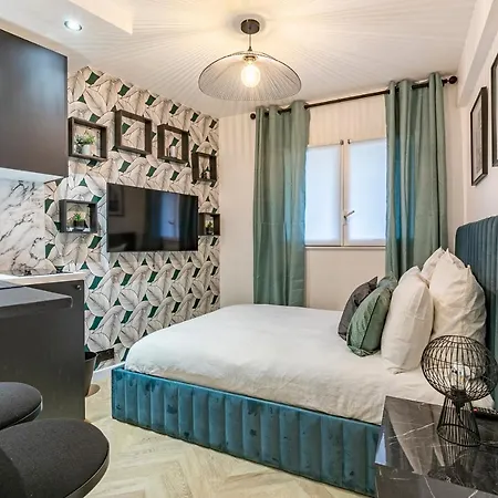 Le Du Parc Monceau Apartment