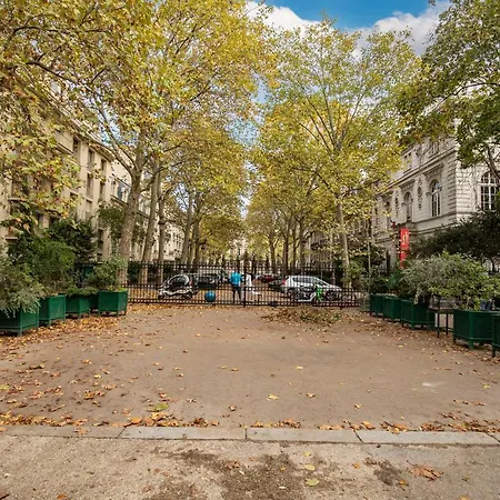 Le Du Parc Monceau Apartment